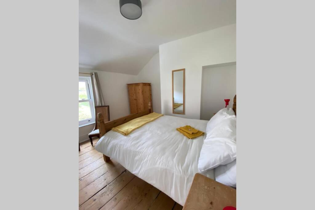 Vila 200 Year Old Large Townhouse With Sea Views Scarborough Exteriér fotografie